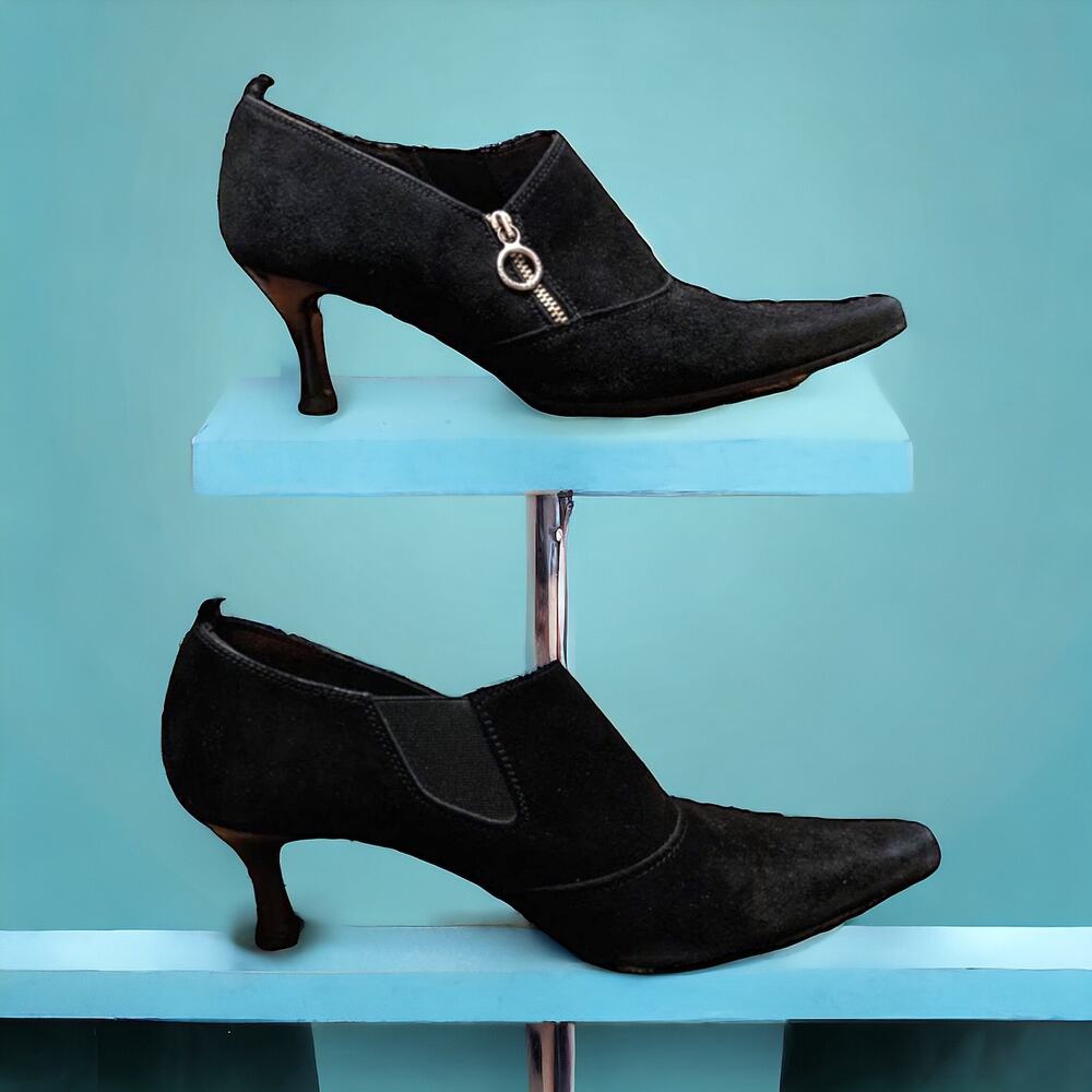 Donald J Pliner Suede Zip Booties Narrow Snip Toe Louis Heel EUC